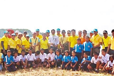 กิจกรรมปลูกต้นไม้เฉลิมพระเกียรติฯ และ กิจกรรมบำเพ็ญประโยชน์