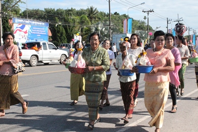 โครงการสืบสานประเพณีงานบุญสารทเดือนสิบ 2557